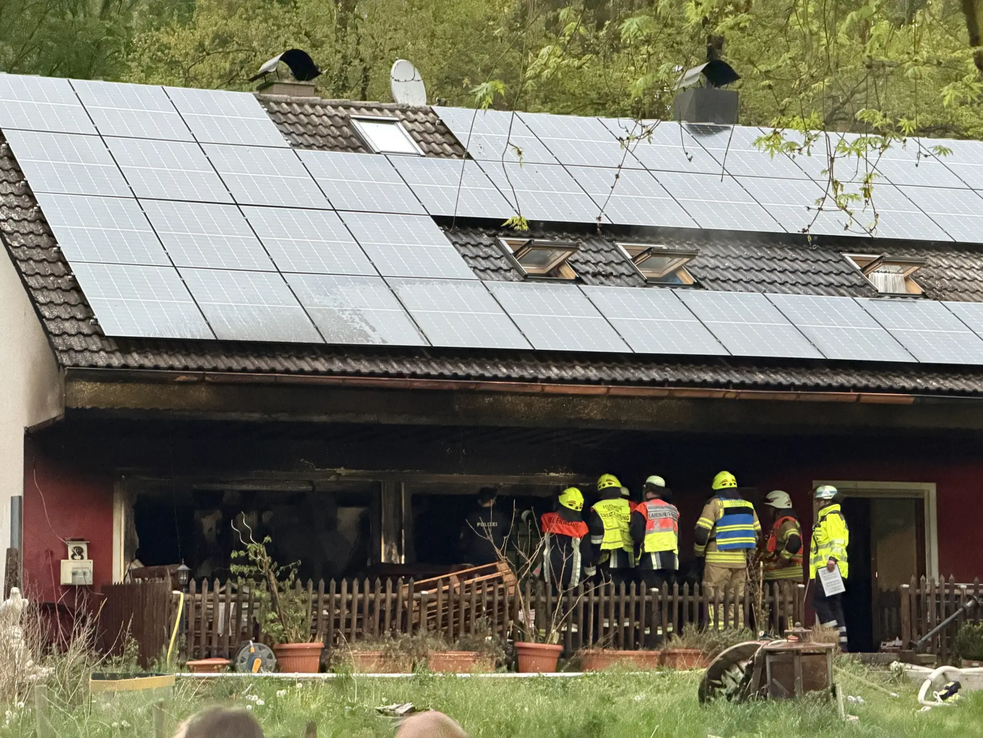 Brand zerstört Erdgeschoss von Wohnhaus