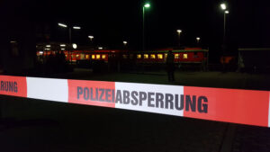 GROßAITINGEN – Zwischen 14.03. und 17.03.2025 kam es in der St.-Radegundis-Straße zu einer Unfallflucht. Polizei sucht Hinweise. 🚔