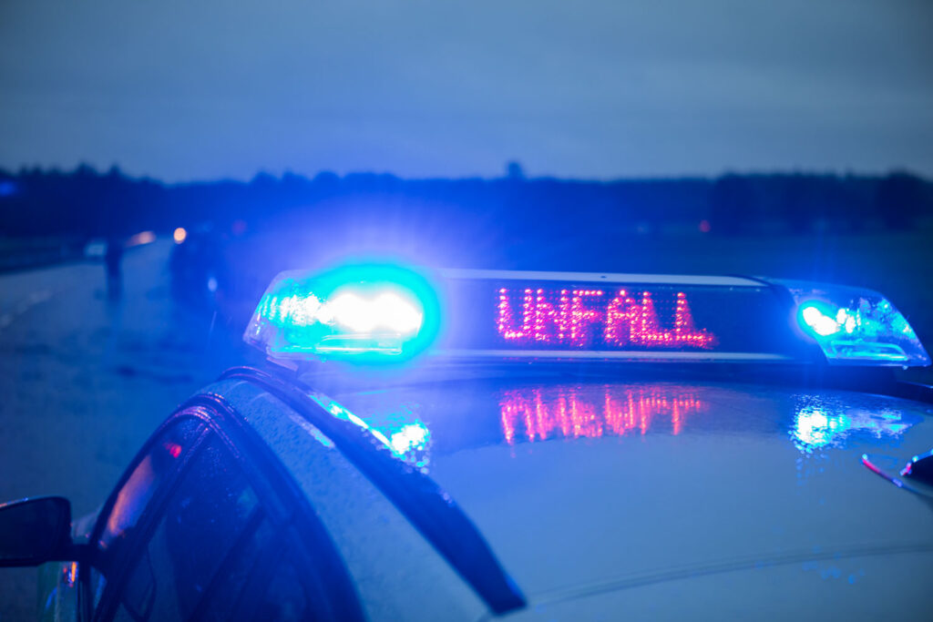 WOLNZACH/UNTERSCHLEISSHEIM – Freitag (14.03.2025) kam es zu einer Verfolgungsjagd auf der A9. Eine Frau ohne Führerschein bei Unterschleißheim gestoppt. 🚔