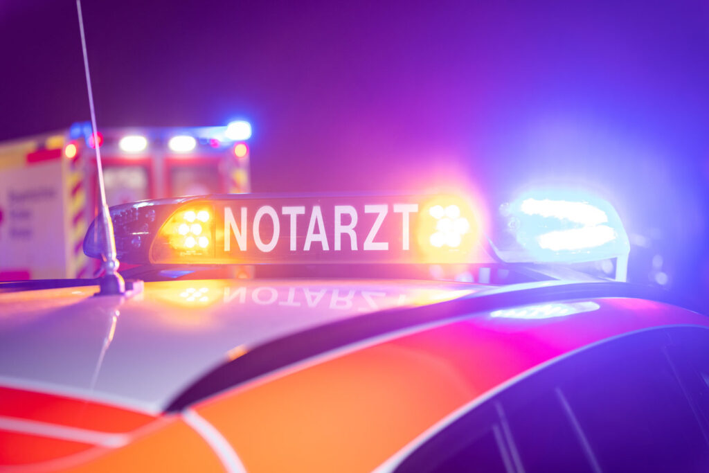 Ingolstadt: 25-Jähriger am frühen Donnerstag (26.12.2024) bei Auseinandersetzung vor Gaststätte verletzt. Polizei sucht Zeugen! 🚨 Hinweise an 0841 / 9343 2222.