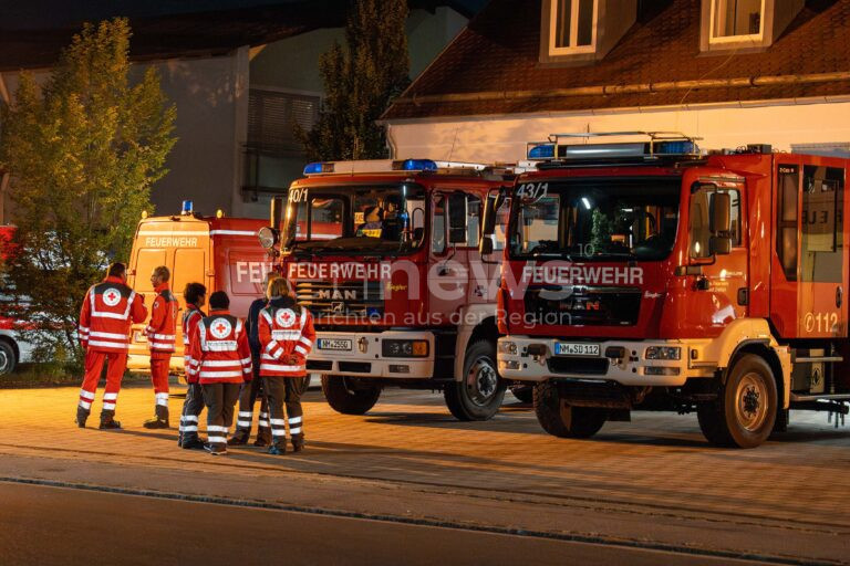 Große Suche nach Trinkgelage: Vermisster Mann wartete die ganze Nacht in einem falschen Gebäude, während Polizei und Feuerwehr nach ihm suchten.