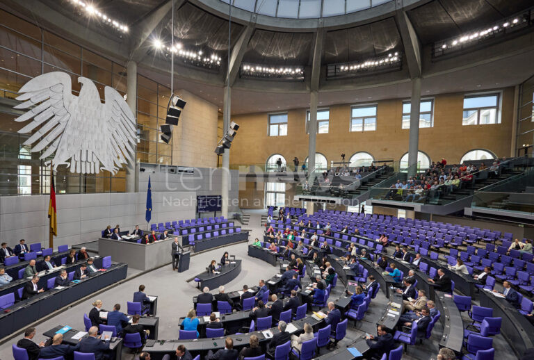 Blick den in den Plenarsaal des Deutschen Bundestages.