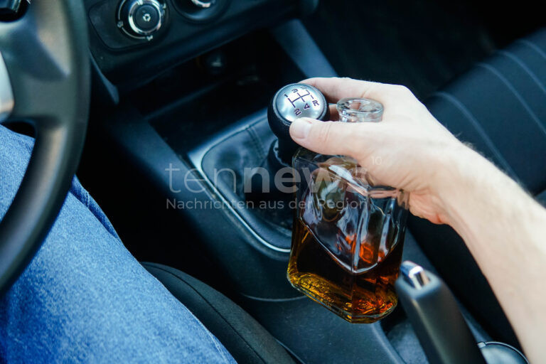 INGOLSTADT - Mehrere Fahrer wurden am Donnerstag (09.01.2025) unter Alkohol- und Drogeneinfluss gestoppt. Polizei meldet Verstöße und Fahrverbote.