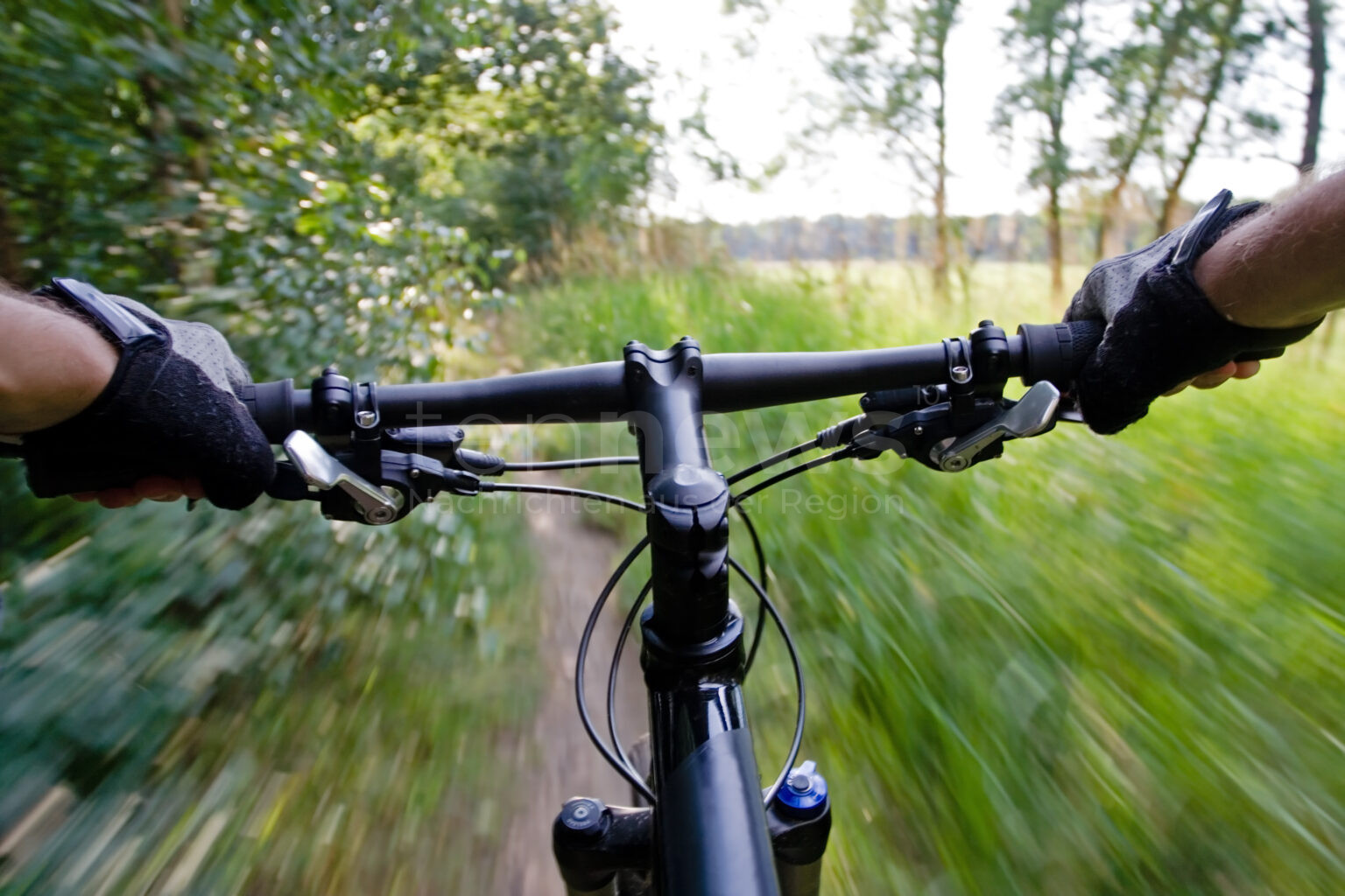 🇩🇪 BICHL – Mountainbike am Bahnhof gestohlen (23.-24.11.2024). Polizei sucht Zeugen! 🚲