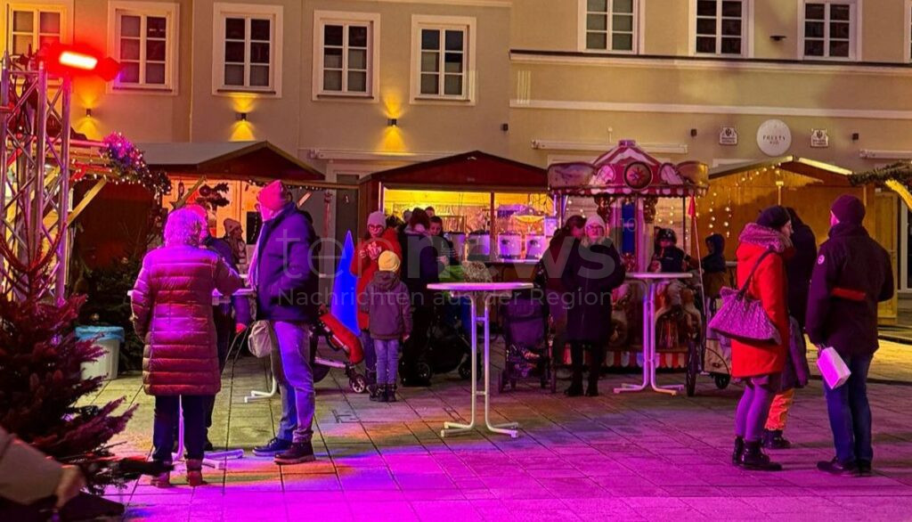 🎄 Schrobenhausener Christkindlmarkt: Lichterglanz, Kulinarik und Programm für die ganze Familie. Geöffnet bis Sonntag am Lenbachplatz! ✨