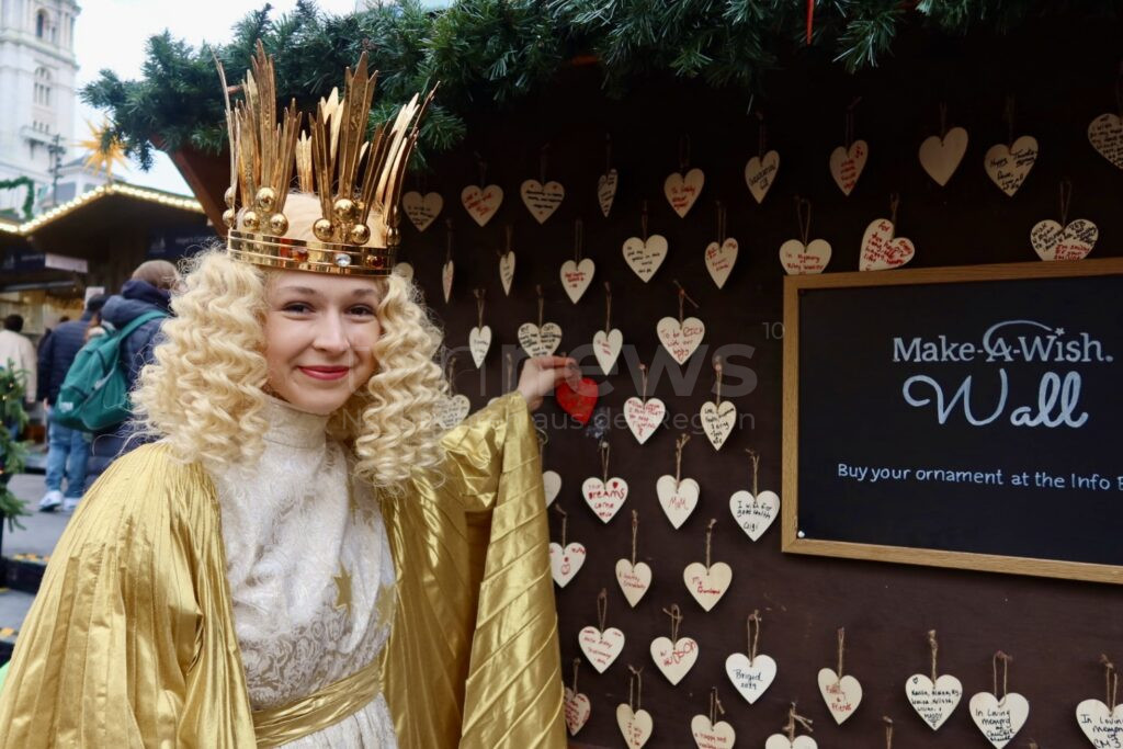 Nürnberger Christkind in den USA! Teresa Windschall eröffnet Weihnachtsmärkte in Baltimore & Philadelphia. Deutsche Tradition trifft internationale Freude - Teresa Windschall hinterlässt ihre guten Wünsche für die Besucherinnen und Besucher des Weihnachtsmarkts in Philadelphia.