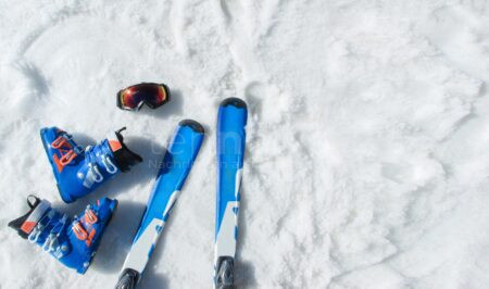  🚑 GARMISCH-PARTENKIRCHEN: Schwerer Skiunfall am 28.12.2024 im Garmisch Classic. Zwei Frauen verletzt, Rettungshubschrauber im Einsatz. Zeugen gesucht!