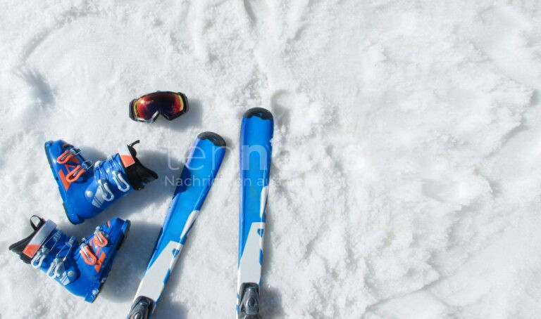  🚑 GARMISCH-PARTENKIRCHEN: Schwerer Skiunfall am 28.12.2024 im Garmisch Classic. Zwei Frauen verletzt, Rettungshubschrauber im Einsatz. Zeugen gesucht!