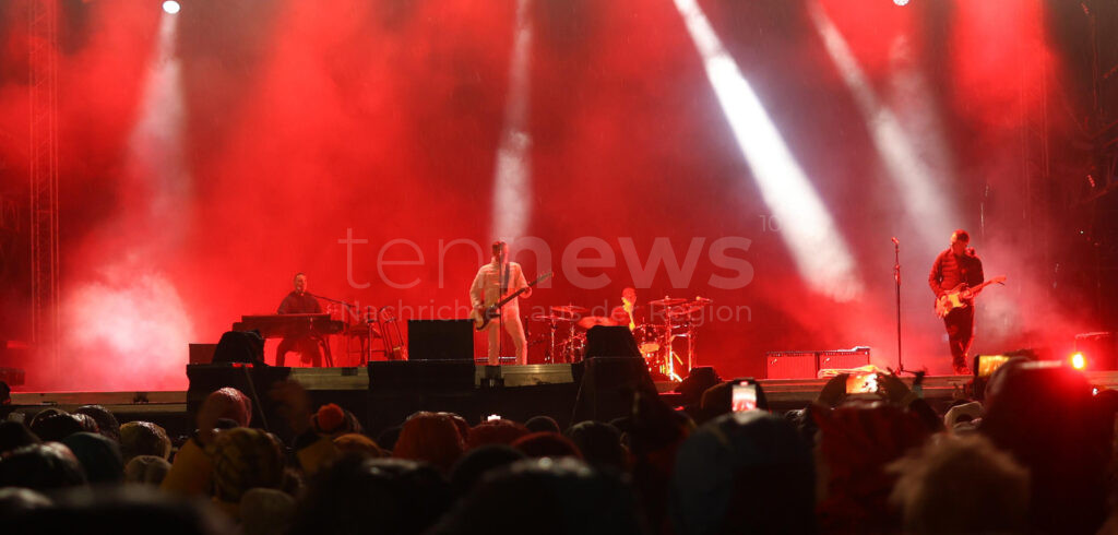 SCHLADMING - Das Ski Opening 2024 in Schladming-Dachstein war ein voller Erfolg! Bryan Adams, Sting und Simply Red begeisterten 26.500 Fans!