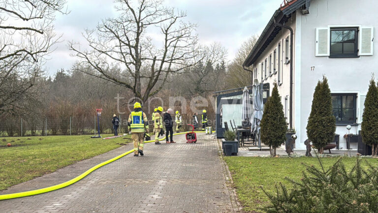 SCHROBENHAUSEN – Ein Brand im Hobbyraum eines Einfamilienhauses verursachte am Donnerstag (16.01.2025) 15.000 Euro Schaden. Feuerwehr verhinderte Schlimmeres