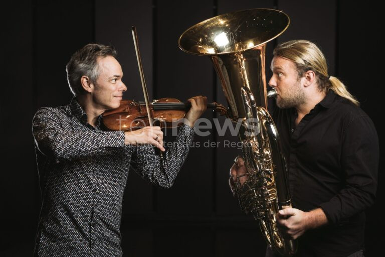 🎶 Die Pfaffenhofener Winterbühne startet mit Hofmeir & Schmid ins neue Jahr! 🎻🎺 „Stradihumpa“ begeistert mit Klassik, Jazz und Originalkompositionen. Infos & Tickets: pfaffenhofen.de/winterbuehne.