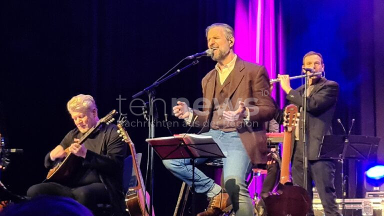  NEU-ULM - Freitag (31.01.2025) entführte Field Commander C das Publikum im Edwin-Scharff-Haus in die Welt von Leonard Cohen. Ein Abend voller Musik!