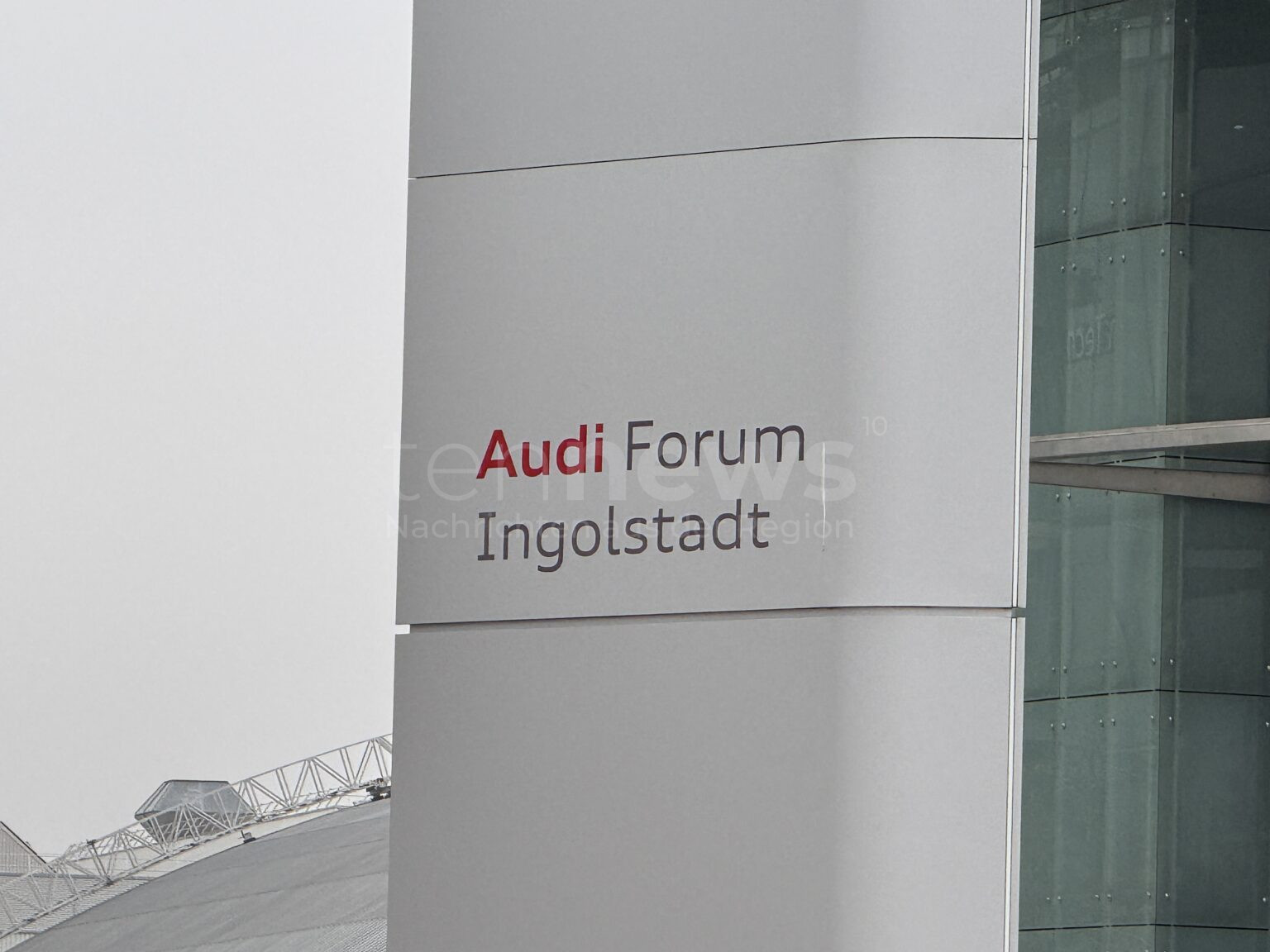 INGOLSTADT – Audi meldet für 2024 einen Gewinneinbruch von 33 Prozent. Bis 2029 sollen 7.500 Stellen gestrichen werden. 🚗📉