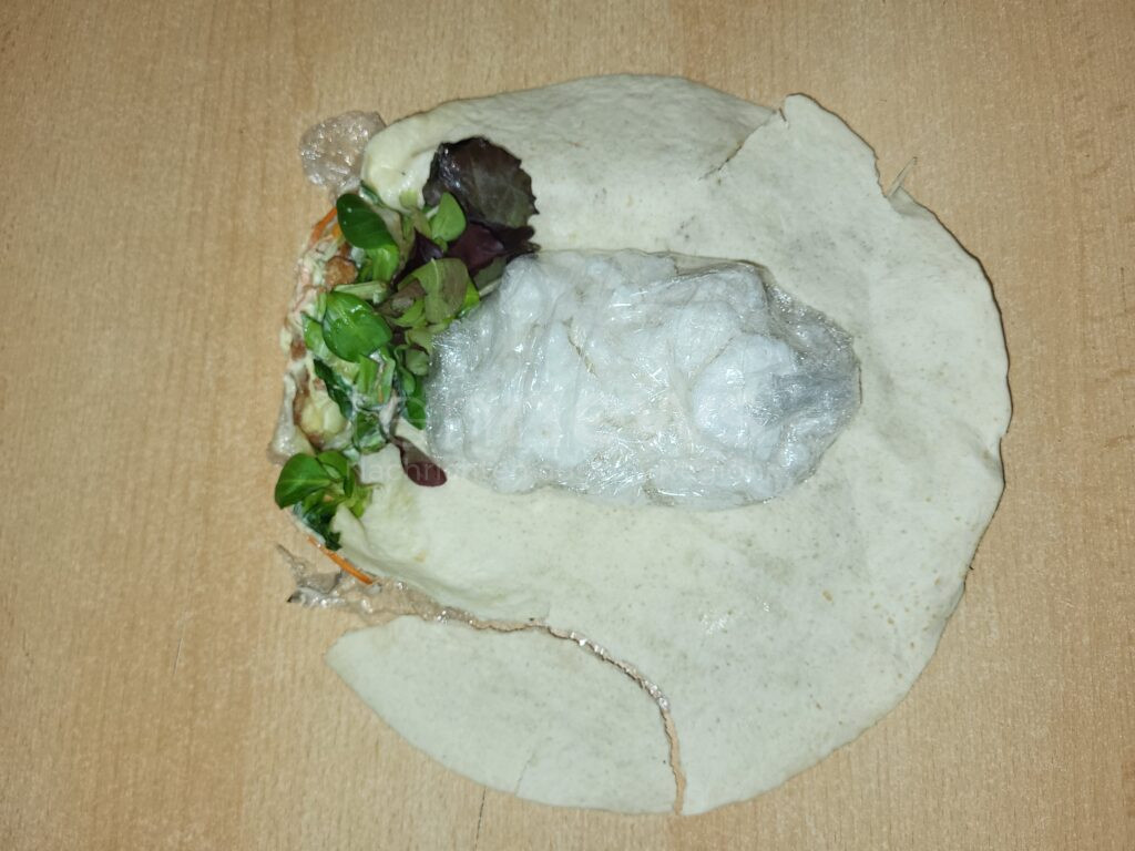 WÜRZBURG – Zoll entdeckt 339 Gramm Crystal Meth in Tortilla-Wraps! Kontrolle am Sonntag (09.03.2025) endet mit Festnahme.