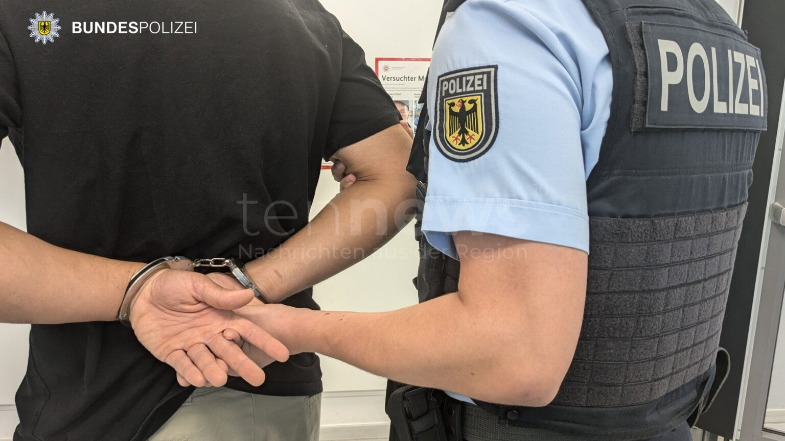 MÜNCHEN – Samstag (16.03.2025) leistete ein 15-Jähriger Widerstand gegen die Polizei. Nach Randale am Marienplatz kam er in Gewahrsam. Ermittlungen laufen. 🚔