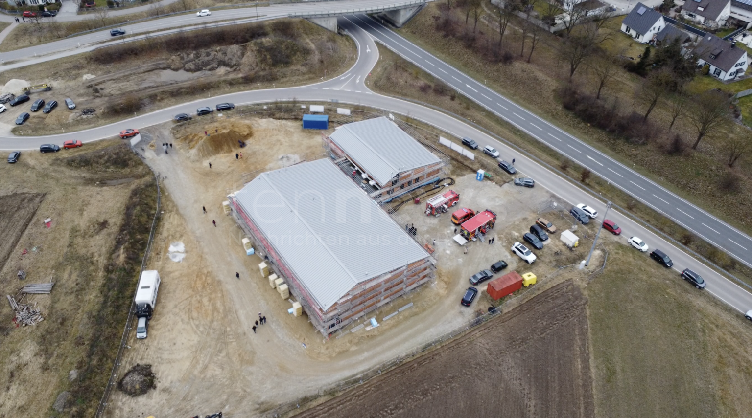 WAIDHOFEN – Sonntag (16.03.2025) öffnete die Feuerwehr Waidhofen ihr Feuerwehrhaus für Besucher. Großes Interesse am Bauprojekt, Fertigstellung in Sicht. 🚒